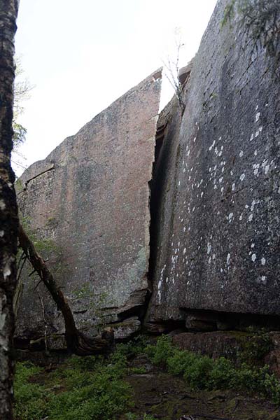 Picture of Grottstigen Cave Trail (Åland Islands): One of the curious rock formations along Grottstigen trail, dubbed Ship's Bow