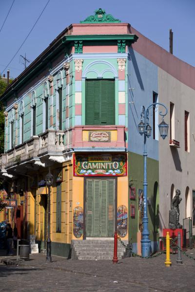 Picture of Caminito (Argentina): Colourful building at the corner of Caminito