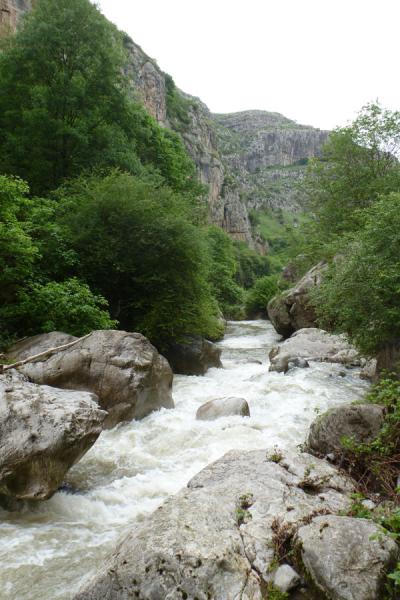 Boulders and river in the narrow Karkar gorge | Karkar gorge hike | Armenia