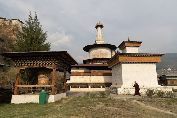 Foto di View of chorten-shaped Dumtseg Lhakhang from the westDumtseg Lhakhang - Bhutan