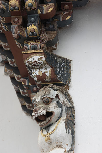 Foto van Detail of a decorative element on the main templeGangteng - Bhutan