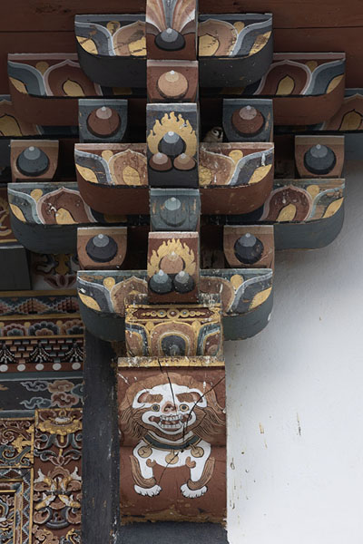Foto van Detail of a decorative element in the main buildingGangteng - Bhutan