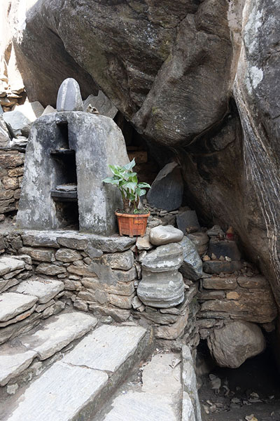 Photo de The rock into which the evil disappearedGom Kora - Bhoutan