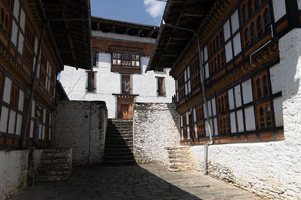 Photo de The central courtyard of Jakar Dzong - Bhoutan
