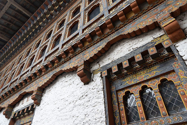 Picture of Windows in a white wall in Lhuentse DzongLhuentse Dzong - Bhutan
