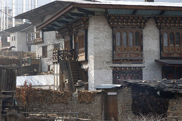 Foto van Several large traditional houses in UraUra - Bhutan