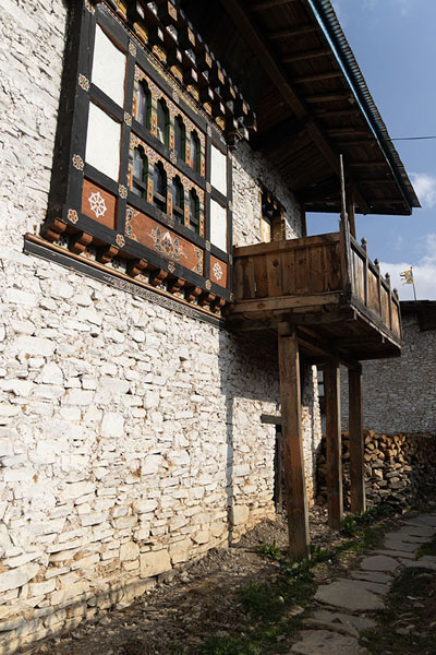 Foto van Wall with painted window panes in UraUra - Bhutan