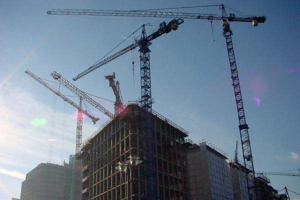 Foto de Cranes at work at Potsdamer PlatzBerlÃ­n - Alemania