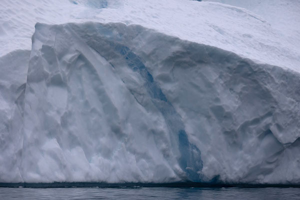 Band of blue ice in an icebergs | Fiordo de Ilulissat | 