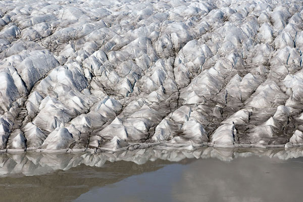 Photo de Wall of Kiagtuut glacier with small lake -  - Europe