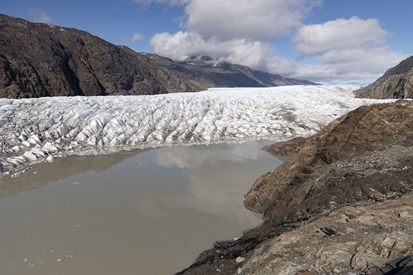 Picture of Small lake and Kiagtuut glacier seen from the lowest viewpoint