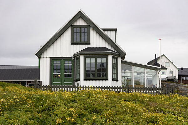 Foto di Modern house near the historic centre of Nuuk -  - Europa