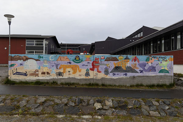 Foto van Mural with bright colours in the city of Nuuk -  - Europa