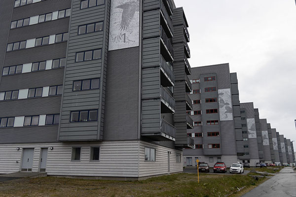 Foto van Row of apartment blocks near the historic centre of NuukNuuk - 