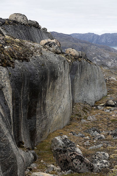 Rock wall on the way up to the viewpoint of Paakitsoq | Paakitsoq ice sheet | Greenland