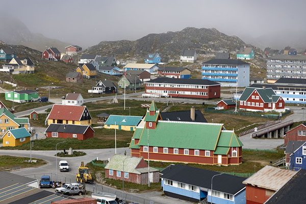 Foto van View over the central part of Paamiut with the church in the foreground -  - Europa