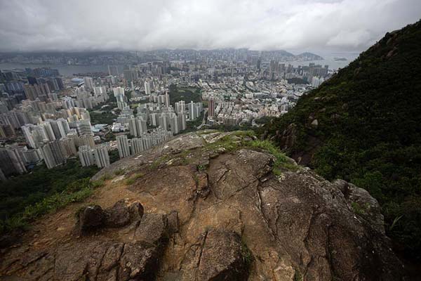 Foto van Looking out over the skyscrapers from Lion Rock - Hong Kong - AziÃ«