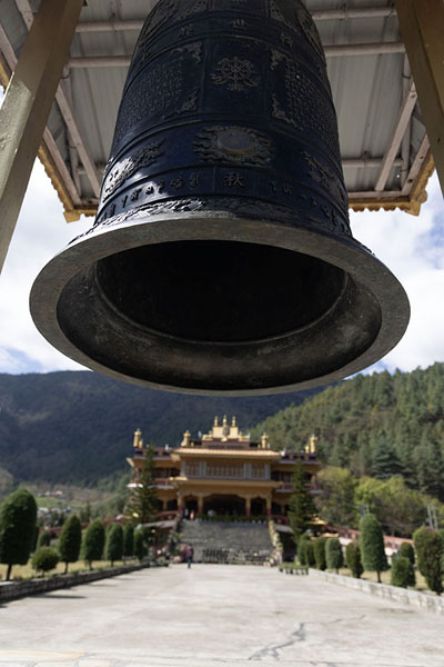 Foto van Bell with Dirang monastery in the backgroundDirang - India