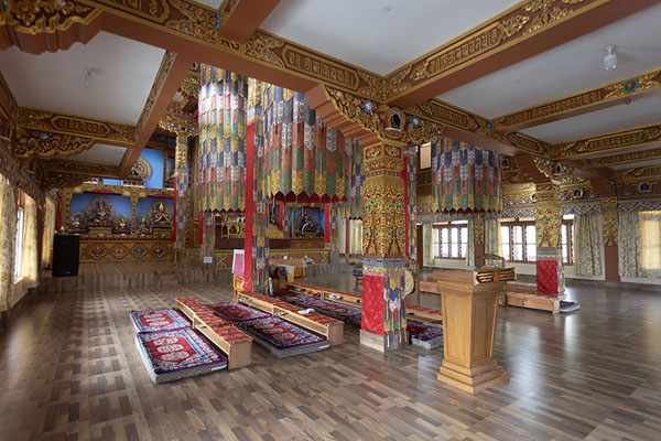 Foto van The main prayer hall of Dirang monasteryDirang - India