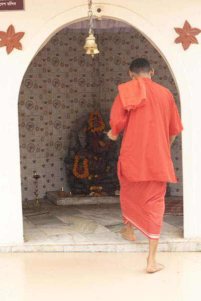 Foto van Niche with a statue of a Shiva deityGuwahati - India