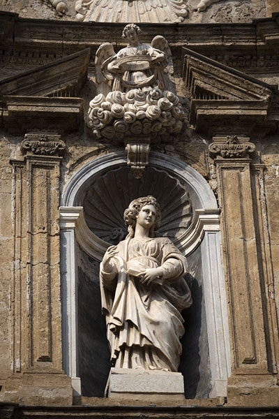 Picture of Statue in one of the niches on the north side of Quattro Canti