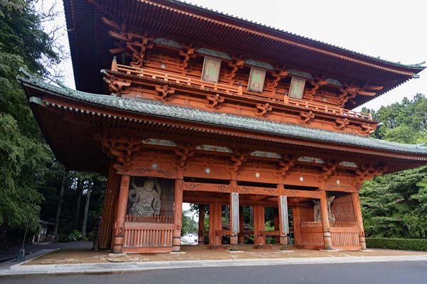 Picture of Looking up Daimon Gate at the west side of Koyasan