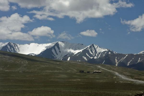 Picture of Torugart border crossing (Kyrgyzstan): Road through the Tien Shan mountain range, towards Torugart