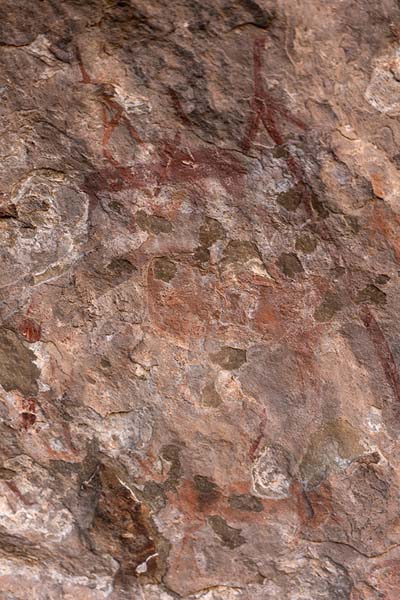 Lines, arrows and an animal painted on the wall of Liphofung cave | Grottes de Liphofung | Lesotho