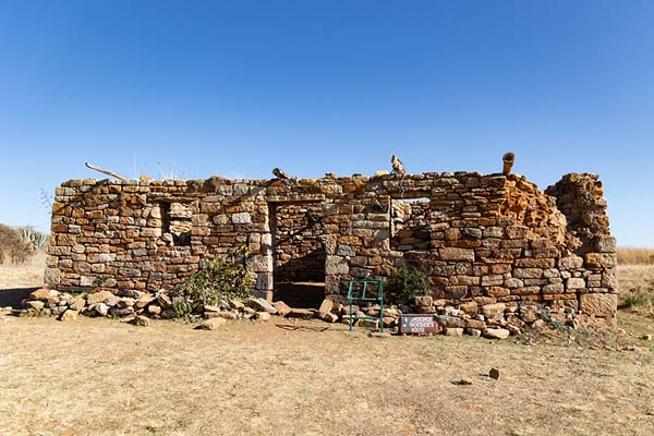 Photo de The palace of King Moshoeshoe I in the royal village of Thaba BosiuThaba Bosiu - Lesotho