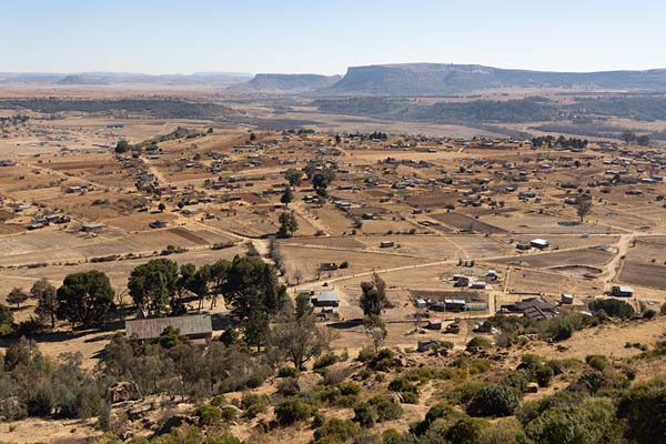 View over the landscape around Tsikoane where dinosaurs once roamed | Dinosaurus afdrukken | Lesotho