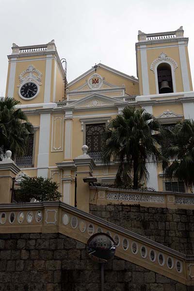 Photo de Looking up the church of St JosephMacau historique - Macau