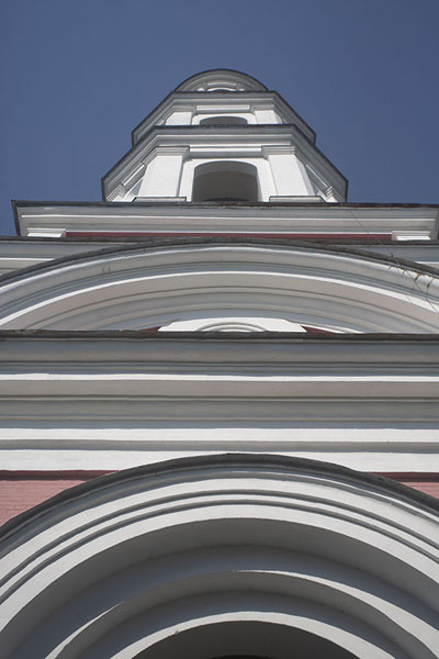 Looking up the tall bell tower of Kitskany Monastery | MonastÃ¨re de Kitskany | Moldavie