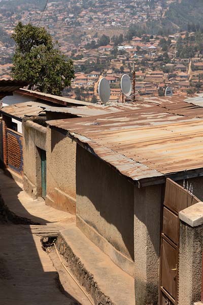 Side street in Nyamirambo with the city of Kigali in the background | Nyamirambo community | Ruanda