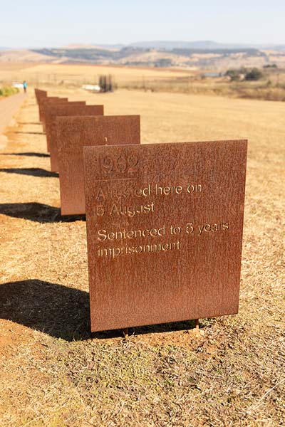 Markers for each significant moment on Mandela's long walk to freedom | Mandela Capture Site | Africa del Sur