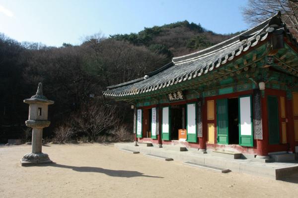Small temple just below Seokguram Grotto | Caverna de Sokkuram | Corea del Sur