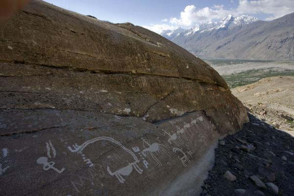 Picture of Langar petroglyphs (Tajikistan): View from a rock with petroglyphs, Wakhan valley in the background