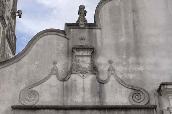 Picture of Basilica Menor Santiago Apostol (Panama): Close-up of the facade of the Basilica Menor Santiago Apostol